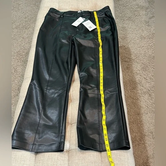 7 For All Mankind Women’s Black Faux Leather High Rise Bootcut Pants -SZ32 NWT - Picture 8 of 13